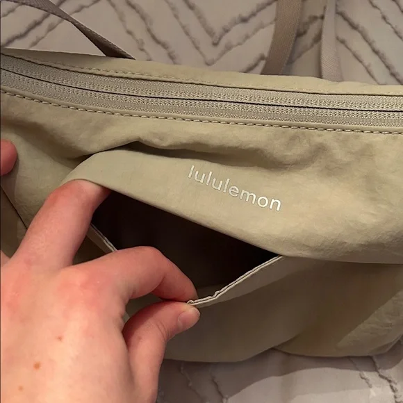 Lululemon athletica Sling Crossbody Bag in Light Beige - Picture 13 of 13